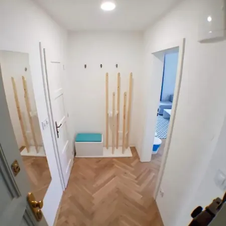 Apartment Laopo House *